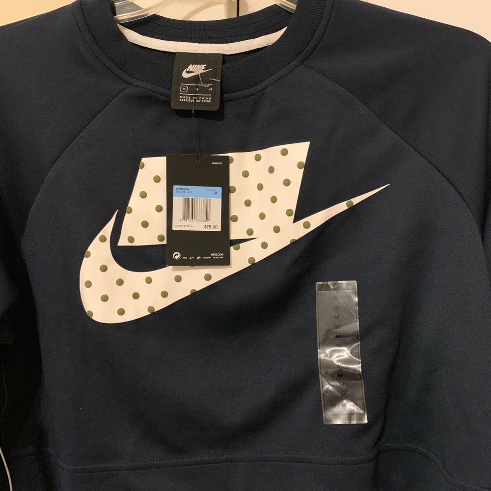 SOLD Nike NSW Crop Sweatshirt- Loose Fit Sz M - Picture 5 of 7